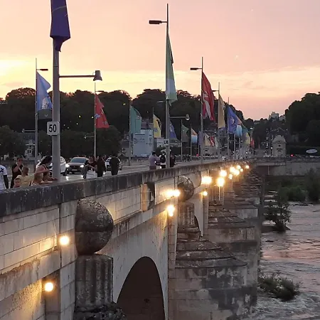 Beau T1 Calme En Centre Parking Terrasse Tours