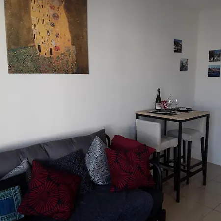 Beau T1 Calme En Centre Parking Terrasse * Tours