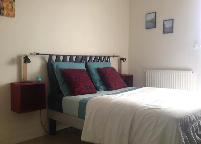 Beau T1 Calme En Centre Parking Terrasse Tours